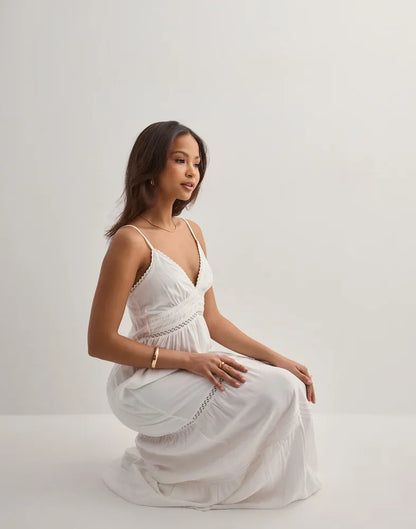 VALERIA | Vestido con inserciones de encaje