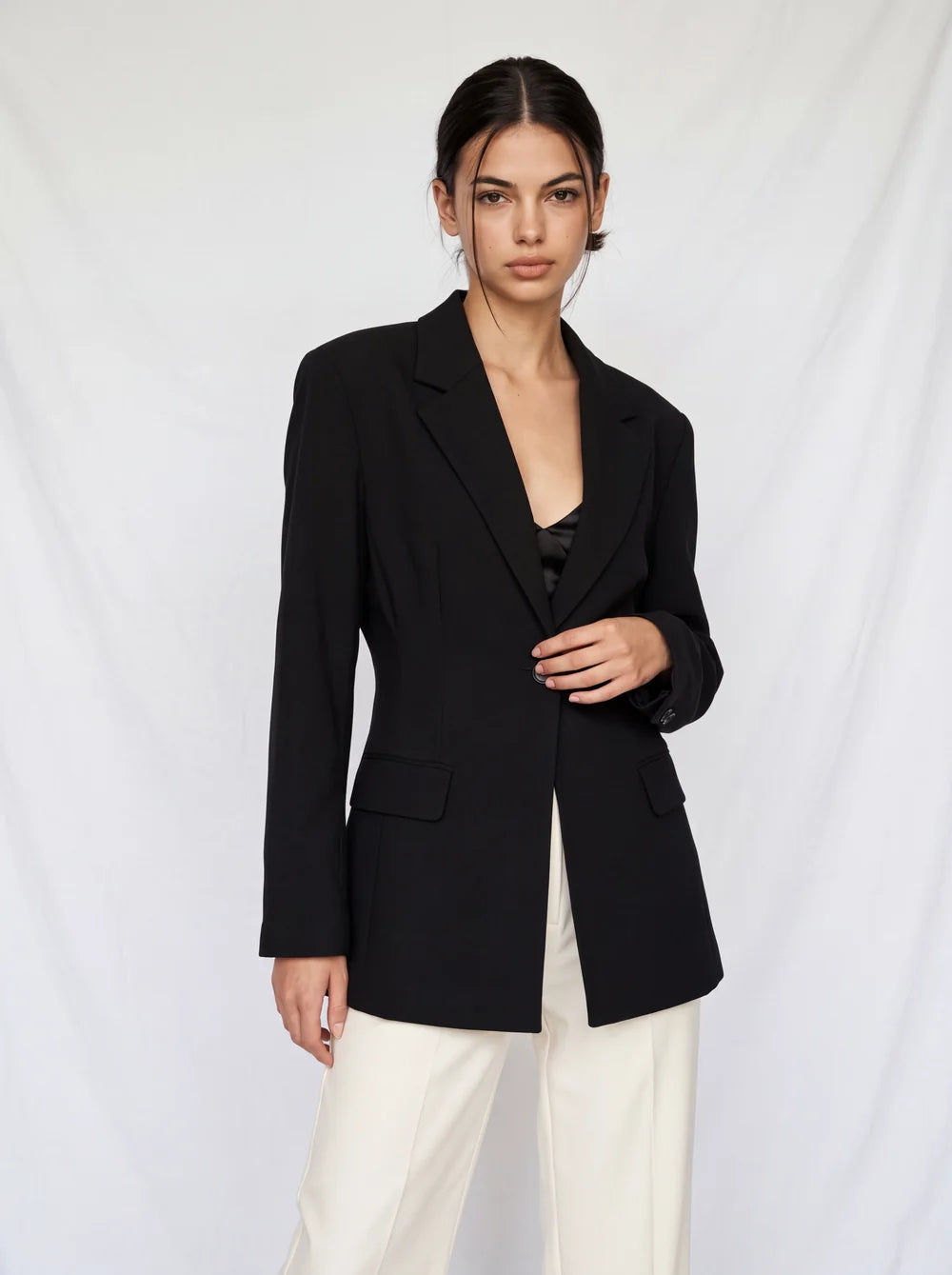 CAMILLE | Blazer Entallado de Corte Clásico