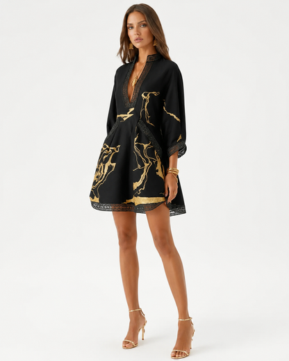 NAOMI | Minivestido negro con estampado de mármol dorado y encaje de ganchillo