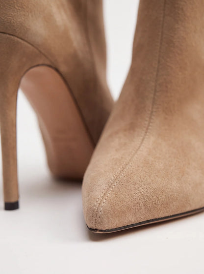 ALLEGRA | Botines de Tacón Fino en Ante