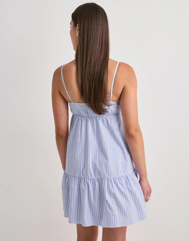 LUCÍA | Vestido con detalles de encaje