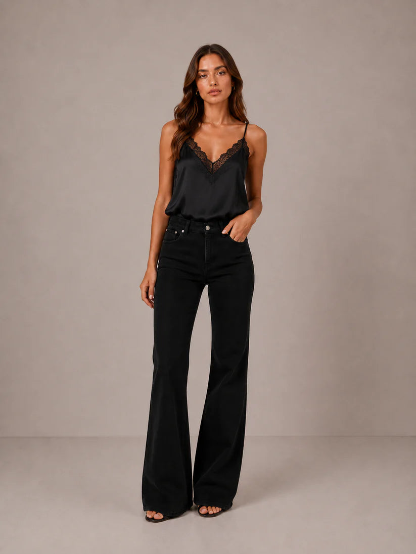 LAIA | Top satinado con detalle de encaje